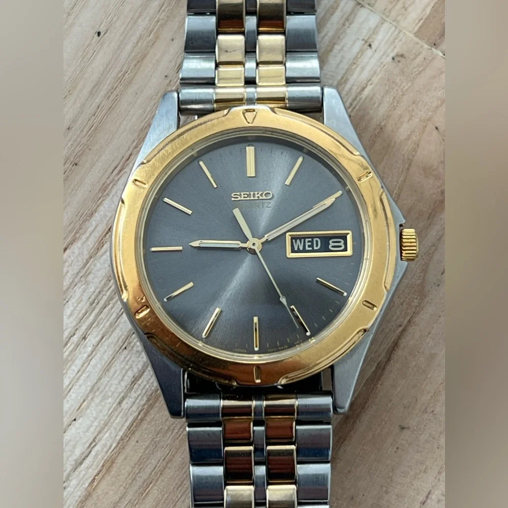 Seiko Men’s Watch Vintage Gray Dial Day Date Windows Two-Tone Stainless Bracelet